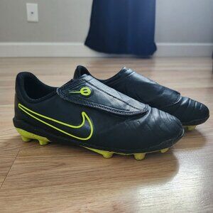 NIKE little kids multi-ground low top soccer cleats